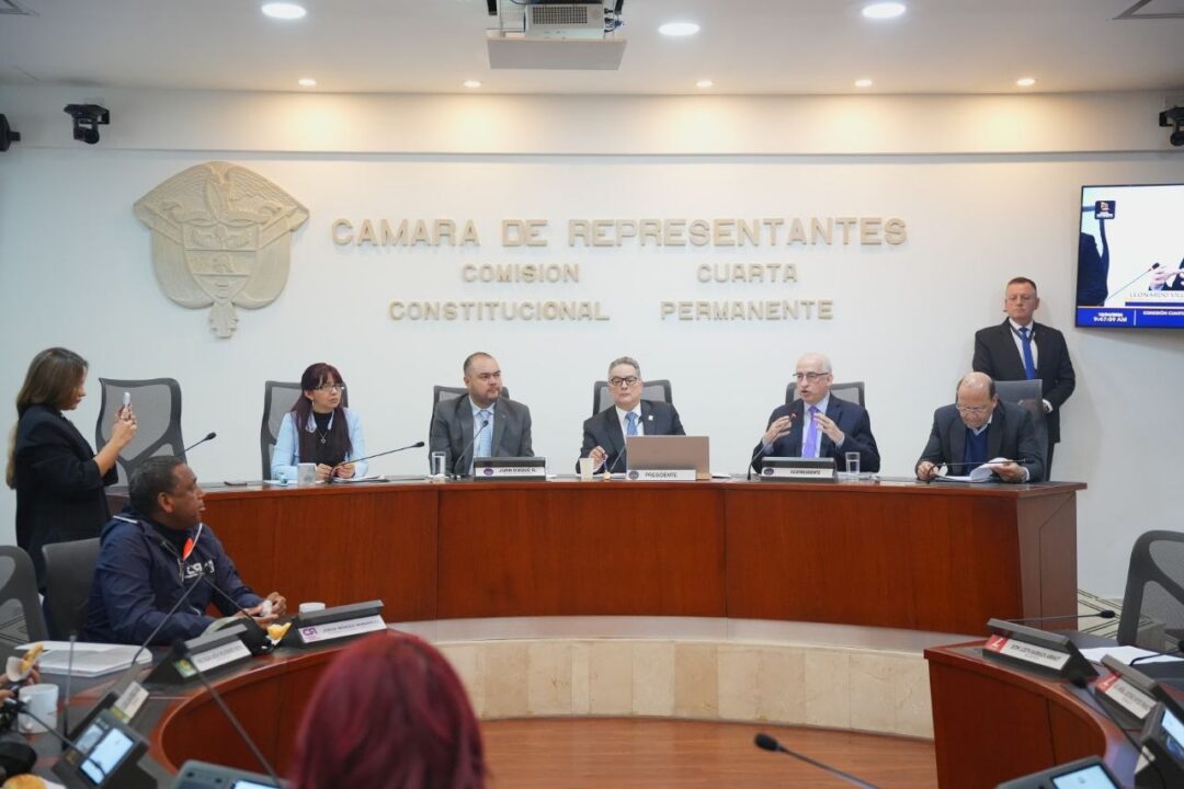 Intenso debate por las tasas de interés se vivió en el Congreso
