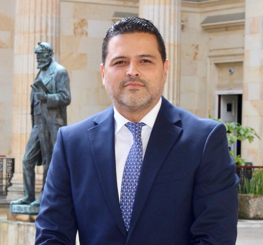 El choque de dos mundos hacia la “Patria Milagro”.